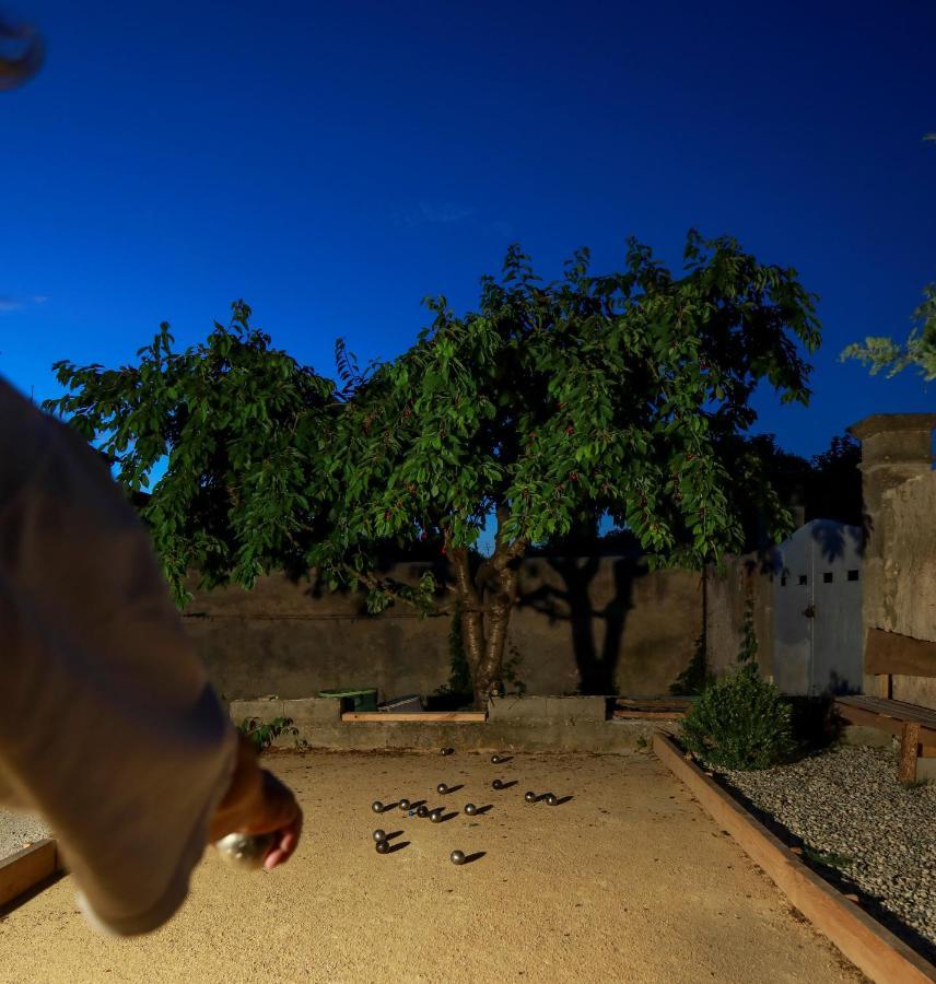 مبيت وإفطار Le 37 Malaucène المظهر الخارجي الصورة