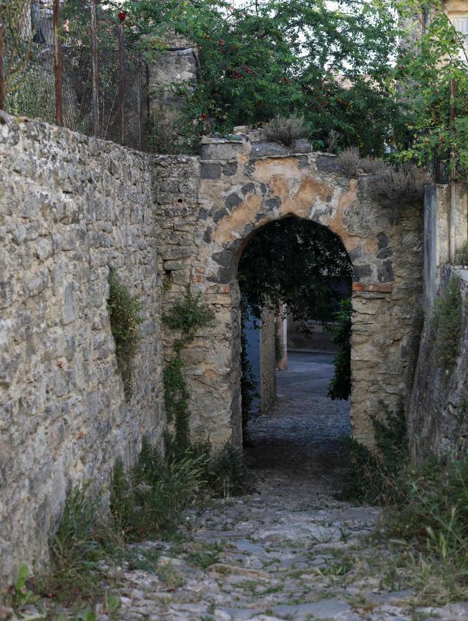 مبيت وإفطار Le 37 Malaucène المظهر الخارجي الصورة